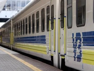 Украинцам с июня позволят покупать билет на поезд за 90 дней до рейса