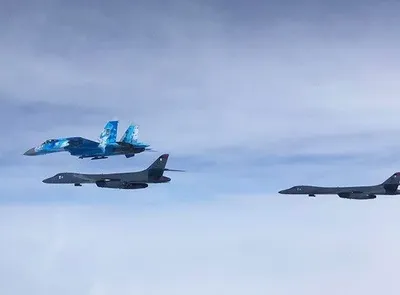 Стратегічні бомбардувальники ВПС США вперше інтегрувались з українськими літаками