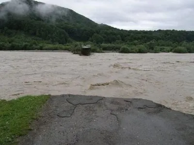 Синоптики предупредили об угрозе наводнений в Киевской области и Прикарпатье