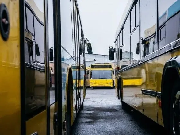 Рух пасажирських поїздів та автоперевезення по Україні відновлено - Криклій