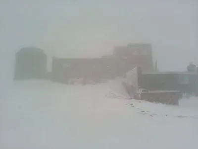 Високогір'я Карпат в перший день літа вкриті снігом
