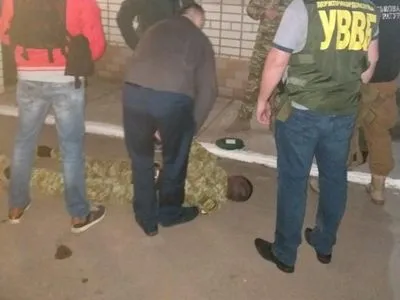 В Запорожской области пограничник пытался распространить наркотики среди сослуживцев