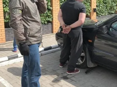 У Миколаєві на хабарі співробітнику СБУ затримали чиновника