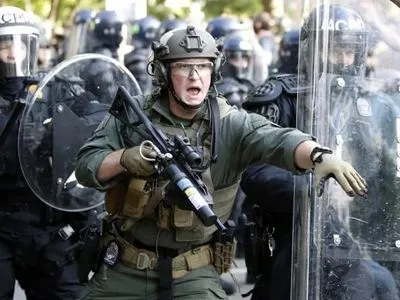 Протести в США: Пентагон направив 1,6 тис. військових в район Вашингтона