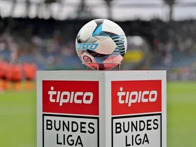 Тремя матчами возобновился чемпионат Австрии по футболу