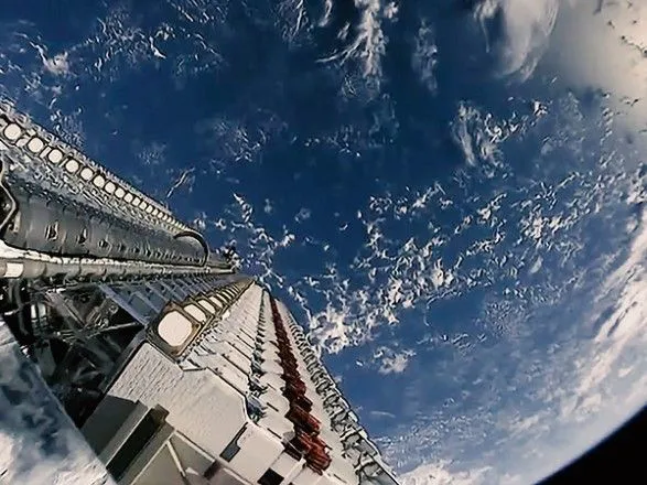 SpaceX успішно вивела на орбіту ще 60 супутників Starlink