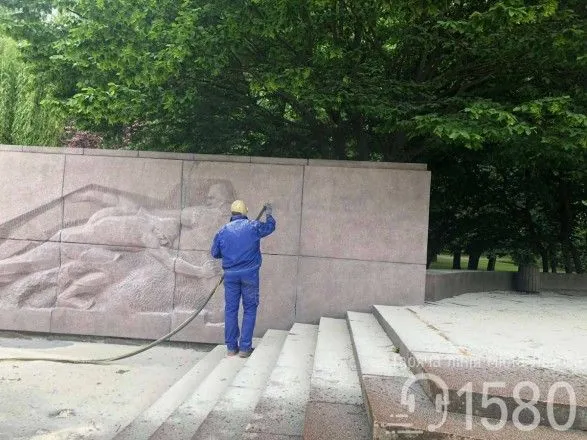 У центрі Львова осквернили пам’ятник Каменяреві