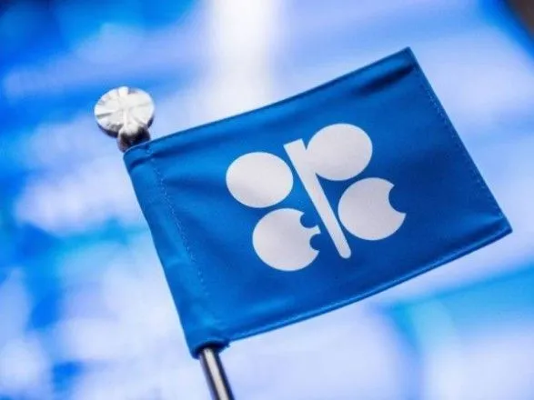 ОПЕК+ соберется в субботу по поводу сокращений добычи нефти
