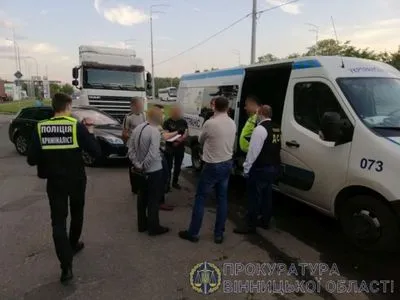 На Вінниччині затримали співробітників Укртрансбезпеки за хабар від перевізників