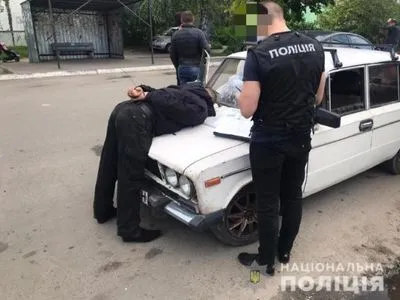 В Киевской области задержали мужчину, который пытался продать 30 кг ртути