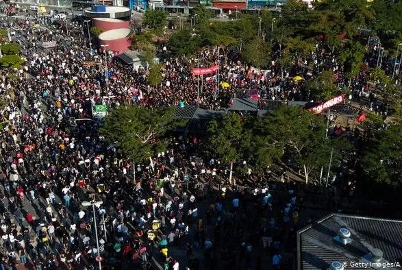 В Бразилии прошли массовые протесты против президента Болсонару