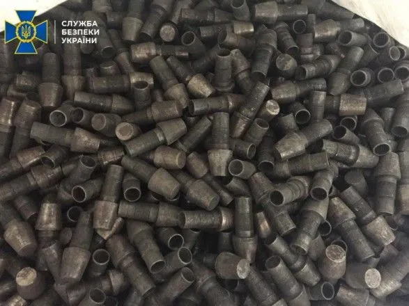 В Україні блокували контрабанду з РФ вражаючих елементів до бронебійних снарядів