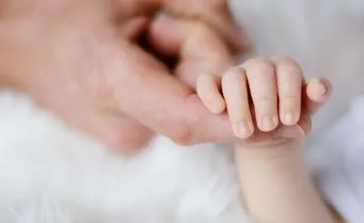 Суррогатное материнство: в Украину начали прибывать иностранцы, чтобы забрать новорожденных детей