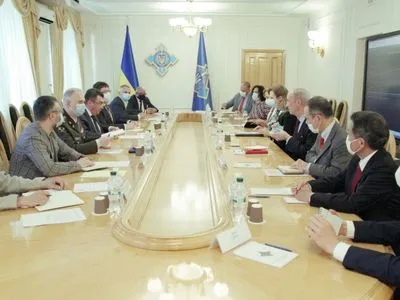 Данилов встретился с главами диппредставительств государств-членов G7 в Украине: о чем говорили