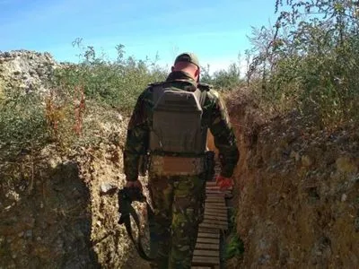 Боевики с БПЛА сбросили гранату на позиции украинских военных, есть раненый