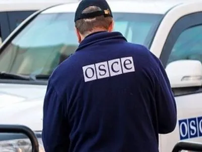 Наблюдатели ОБСЕ зафиксировали на Донбассе колонну грузовиков недалеко от границы с РФ
