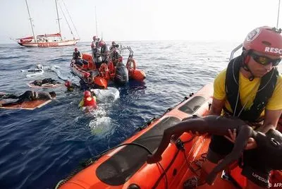 Возле Туниса в результате аварии лодки погибли 30 мигрантов