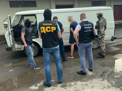 На Закарпатье полиция задержала группу рэкетиров