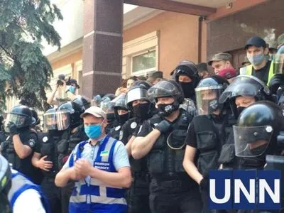 Избрание меры пресечения Стерненко: правоохранители во время столкновений не пострадали