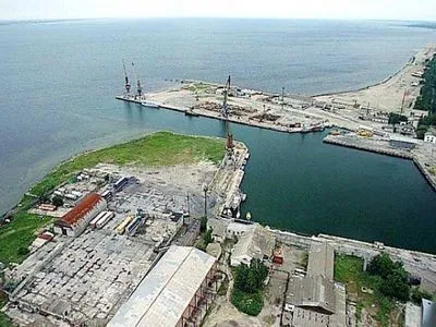 Морской порт в Скадовске принял первое судно после возобновления работы госграницы