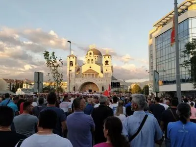 Церковні протести у Чорногорії: місцева поліція затримала двох священників сербської церкви, через порушення карантину