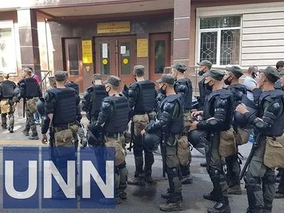 Дело Стерненко: под судом собрались правоохранители
