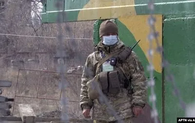 ООС: боевики 15 раз обстреляли украинские позиции, есть раненый