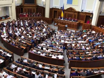 Парламентарі скоротили строки підготовки законопроекту щодо лікування COVID-19