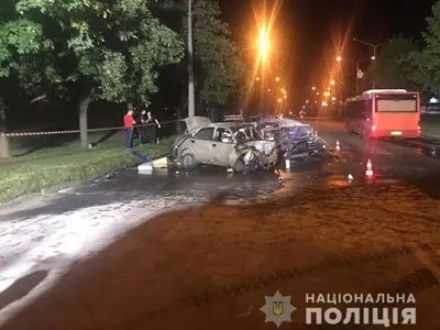 В результате лобового столкновения автомобилей в Запорожье - есть погибшие