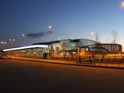 Аэропорт Львов возобновил международное авиасообщение