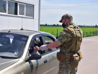 Боевики все еще блокируют пропуск людей через КПВВ на Донбассе - ГПСУ