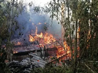 Возле Днепра сгорело заброшенное здание площадью 300 кв. м