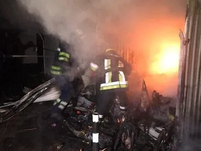 В Кривом Роге горел центральный рынок, огнем уничтожены 22 павильона