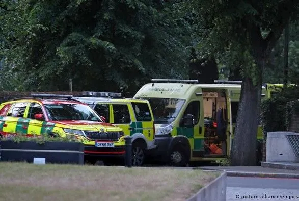 Британська поліція розглядає ножовий напад із загиблими у Редінгу як теракт