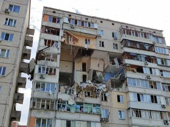 Взрыв дома в Киеве: под завалами могут находиться более двух человек