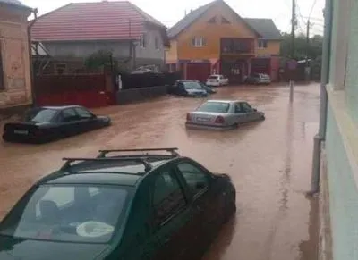 Мощные наводнения охватили территорию Румынии, есть погибшая