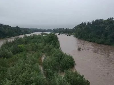 Рівень води у річці Прут перевищив 6,5 метрів
