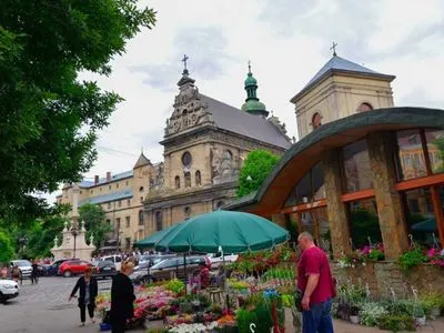 У Львові дозволили відновити роботу ресторанів та фітнес-центрів