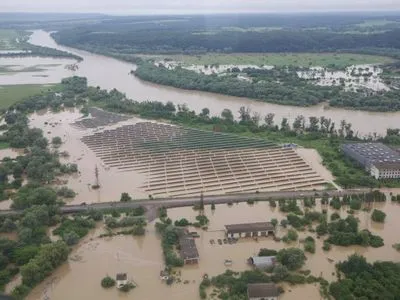 Паводок на Прикарпатті: Шмигаль заявив, що затоплення перевершує масштаби 2008 року