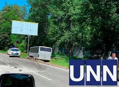 ДТП з маршруткою на в’їзді до Києва: постраждало четверо людей