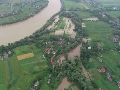 Высокая вода в Винницкой области: подтоплены огороды и дороги