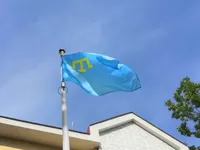 Українські дипломати по всьому світу підняли кримськотатарські прапори