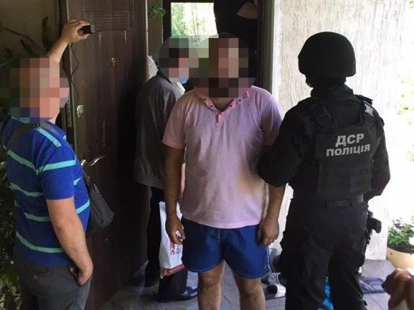 Два "авторитета" наладили схему "выбивания" денег с арестантов в Киевском СИЗО