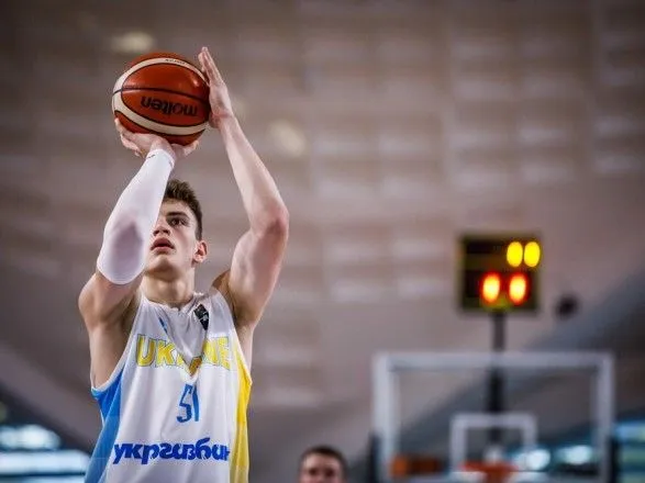 ukrayinskiy-basketbolist-zminiv-barselonu-na-komandu-ncaa
