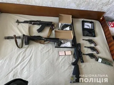 Стрілянина та поножовщина: на Київщині розслідують три факти застосування холодної та травматичної зброї