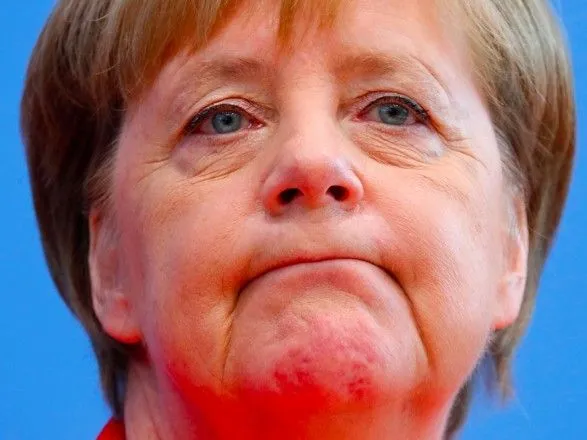 Меркель заявила, що хотіла б продовжувати "конструктивний діалог" з Росією