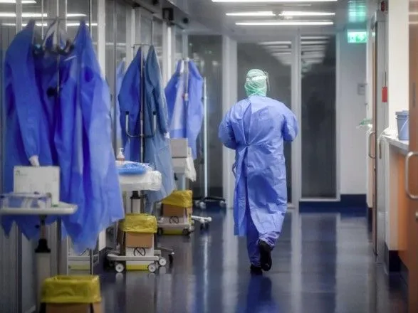 В Україні на COVID-19 захворіло вже 6 515 медпрацівників