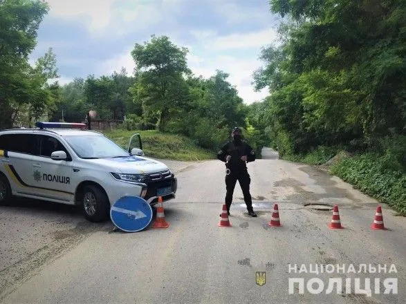 На Буковине остаются поврежденными 11 участков автодорог