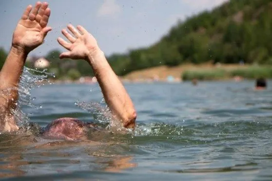 На Чернігівщині у річці потонув чоловік, ще одну людину шукають