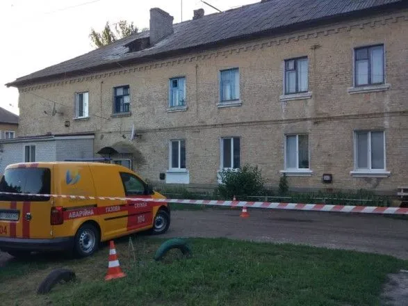 В многоквартирном доме в Киевской области обрушилась кровля